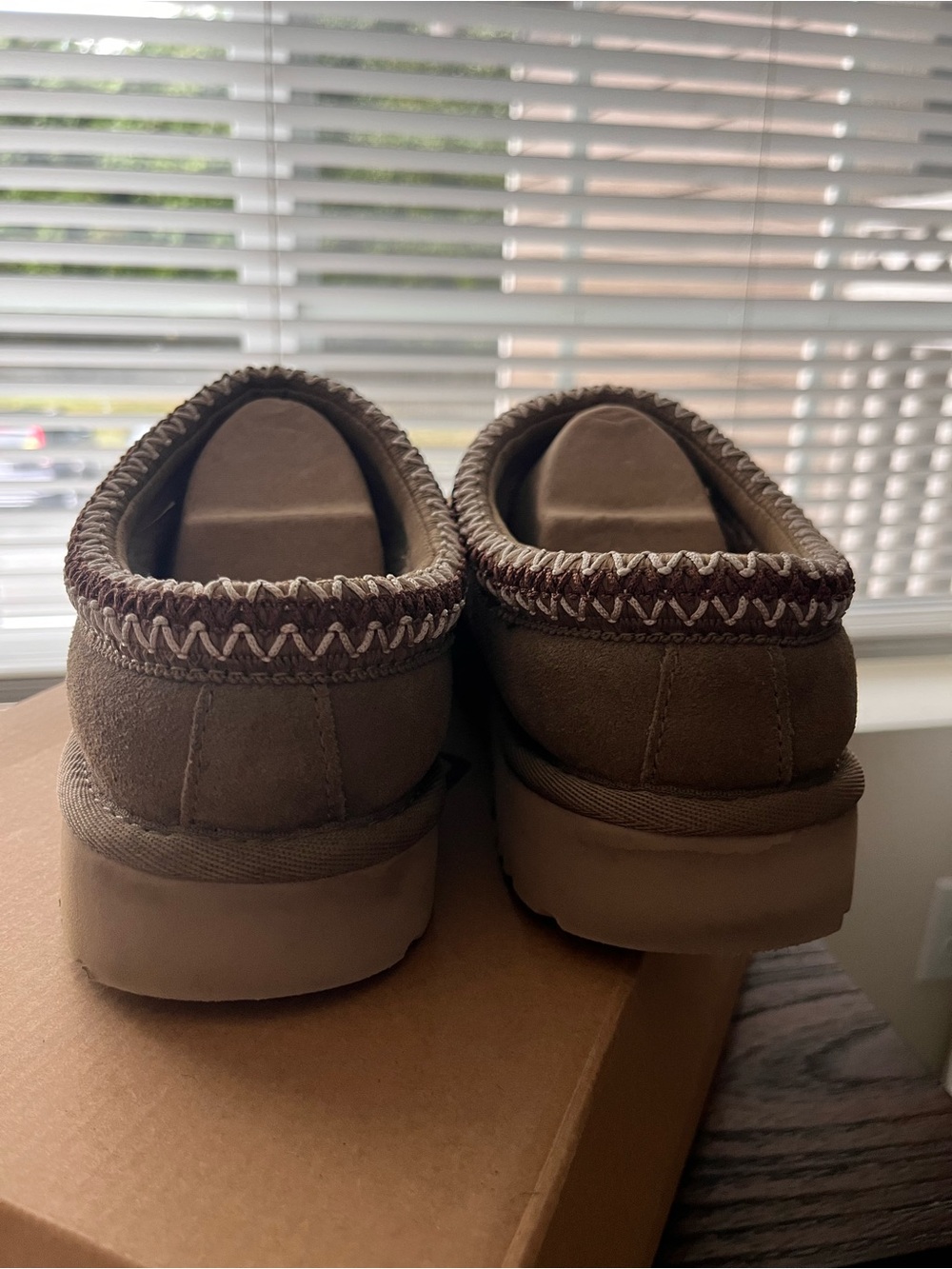 UGG Tasman - Picture 3 of 4